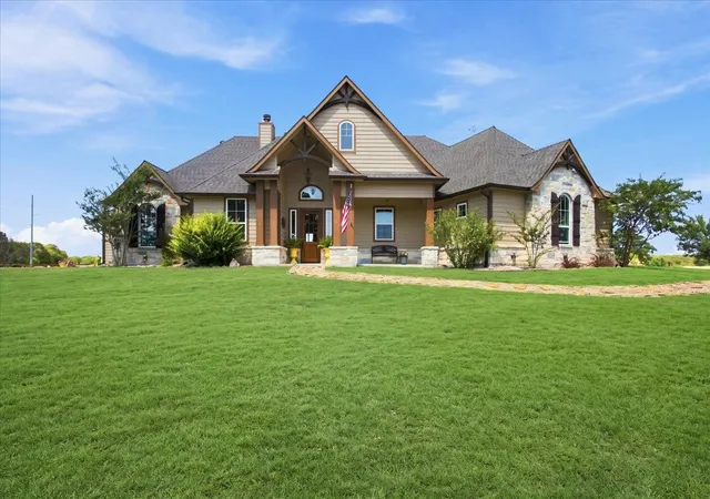 Photo 3 of Single family home for sale at 4182 Hidden Meadow Dr, Quinlan, TX 75474 | MLS# 21379699 | Listing updated on 2026-09-19
