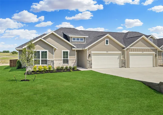 Listing Photo 4 - Condo for sale in building located at 6632-6634 Florence Dr, Midlothian, TX 76065