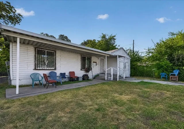 Photo 2 of Single family home for sale at 4215 Cicero St, Dallas, TX 75216 | MLS# 21382575 | Listing updated on 2026-09-11