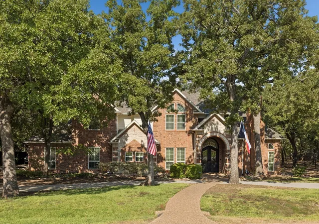 Photo 1 of Sale Pending at 220 Fawn Holw Dr, Argyle, TX 76226 | MLS# 21382399 | Listing updated on 2026-09-19