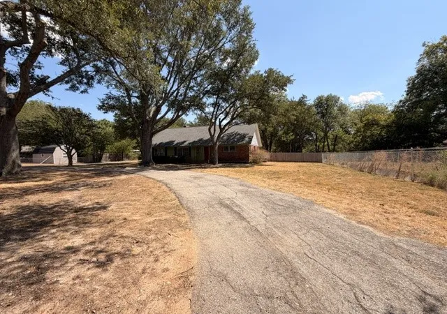 Photo 2 of Single family home for sale at 612 9th Street, Terrell, TX 75160 | MLS# 21382102 | Listing updated on 2026-09-12
