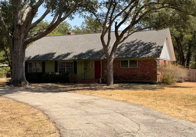 Photo 3 of Single family home for sale at 612 9th Street, Terrell, TX 75160 | MLS# 21382102 | Listing updated on 2026-09-12