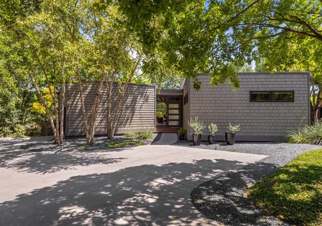Photo 2 of Single family home for sale at 10754 Wyatt Cir, Dallas, TX 75218 | MLS# 21378314 | Listing updated on 2026-09-13