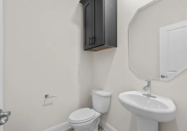 Photo 4 of Single family home for sale at 910 Milkweed Dr, Euless, TX 76039 | MLS# 21382617 | Listing updated on 2026-09-10