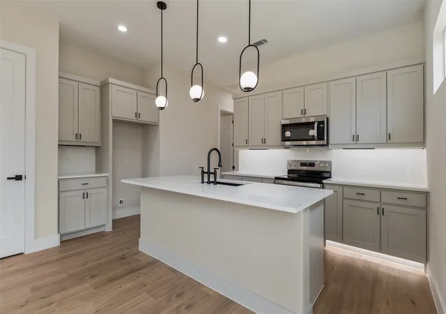 Photo 3 of Single family home for sale at 2816 Marburg St, Dallas, TX 75215 | MLS# 21382219 | Listing updated on 2026-09-10