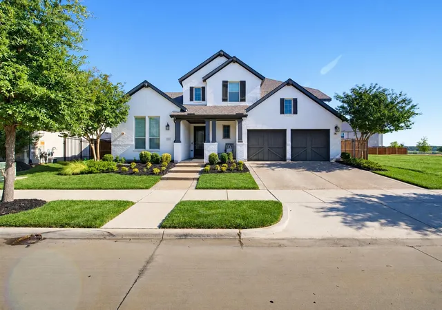 Photo 2 of Single family home for sale at 1811 Sable Bay Ln, Arlington, TX 76005 | MLS# 21376112 | Listing updated on 2026-09-13