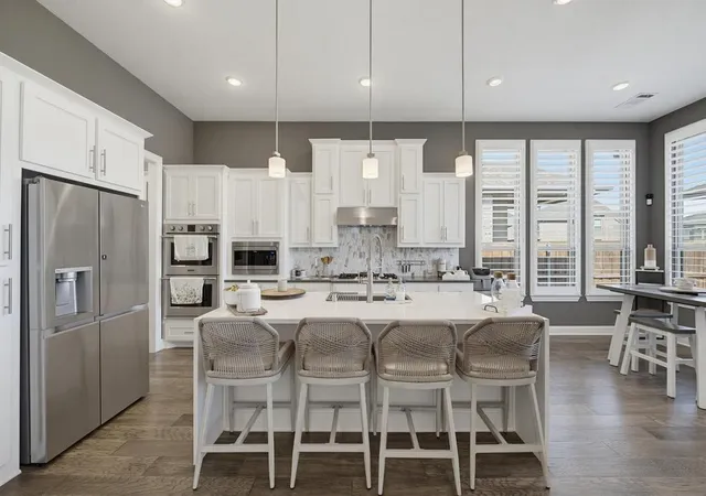 Photo 4 of Single family home for sale at 1811 Sable Bay Ln, Arlington, TX 76005 | MLS# 21376112 | Listing updated on 2026-09-13