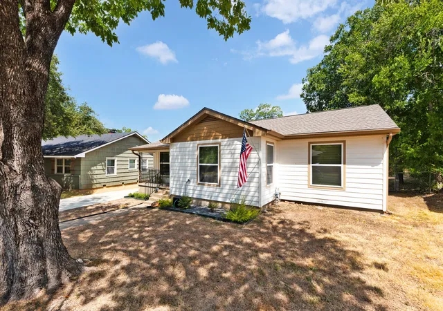 Photo 2 of Single family home for sale at 801 N 44th Street, Waco, TX 76710 | MLS# 21382615 | Listing updated on 2026-09-10