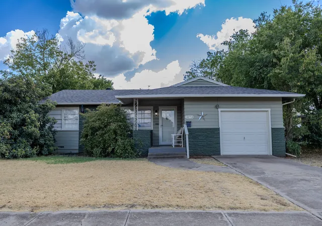 Photo 1 of Sale Pending at 3173 South 21 St, Abilene, TX 79605 | MLS# 21382633 | Listing updated on 2026-09-26