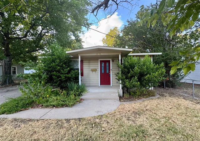 Photo 1 of Single family home for sale at 1013 Wilshire Blvd, Arlington, TX 76012 | MLS# 21376103 | Listing updated on 2026-09-10