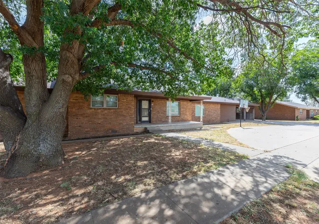 Photo 3 of Single family home for sale at 163 Williams St, Jayton, TX 79528 | MLS# 21324823 | Listing updated on 2026-09-11