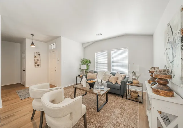 Photo 4 of Single family home for sale at 1056 Breeders Cup Dr, Fort Worth, TX 76179 | MLS# 21377145 | Listing updated on 2026-09-10