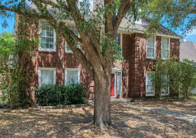 Photo 2 of Single family home for sale at 711 Amesbury Dr, Mesquite, TX 75150 | MLS# 21380252 | Listing updated on 2026-09-10