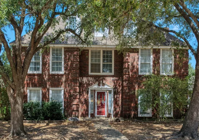 Photo 3 of Single family home for sale at 711 Amesbury Dr, Mesquite, TX 75150 | MLS# 21380252 | Listing updated on 2026-09-10