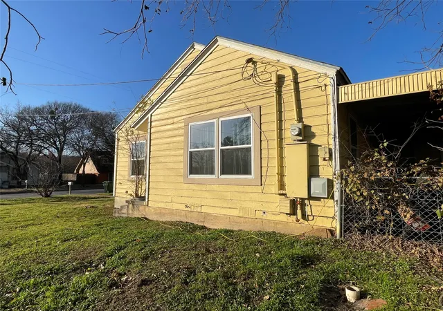 Photo 3 of Single family home for sale at 1702 NW 1st Avenue, Mineral Wells, TX 76067 | MLS# 21382687 | Listing updated on 2026-09-10