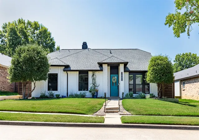 Photo 2 of Sale Pending at 2941 Downing St, Flower Mound, TX 75028 | MLS# 21381869 | Listing updated on 2026-10-01