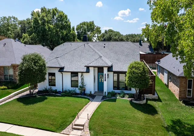 Photo 3 of Sale Pending at 2941 Downing St, Flower Mound, TX 75028 | MLS# 21381869 | Listing updated on 2026-10-01