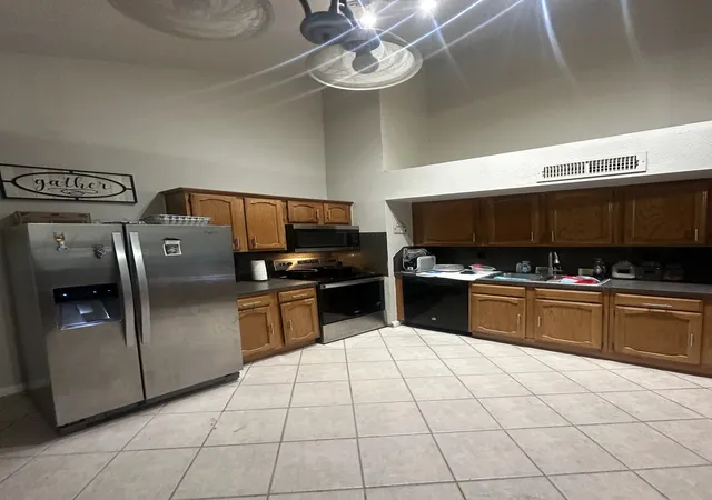 Photo 4 of Single family home for sale at 118 London Ln, Glenn Heights, TX 75154 | MLS# 21382525 | Listing updated on 2026-09-10
