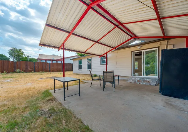 Photo 12 of Single family home for sale at 3584 Regal Rd, Fort Worth, TX 76111 | MLS# 21381322 | Listing updated on 2026-09-28