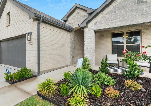 Photo 3 of Single family home for sale at 565 Beck Dr, Lavon, TX 75166 | MLS# 21382693 | Listing updated on 2026-09-13