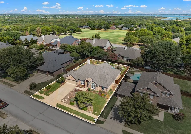 Photo 2 of Sale Pending at 3102 Lake Park Dr, Grapevine, TX 76051 | MLS# 21380376 | Listing updated on 2026-09-25