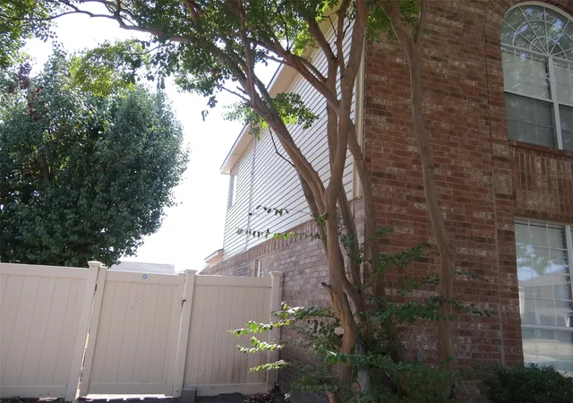 Photo 2 of Single family home for sale at 1329 Woodthorpe Dr, Mesquite, TX 75181 | MLS# 21382606 | Listing updated on 2026-09-11