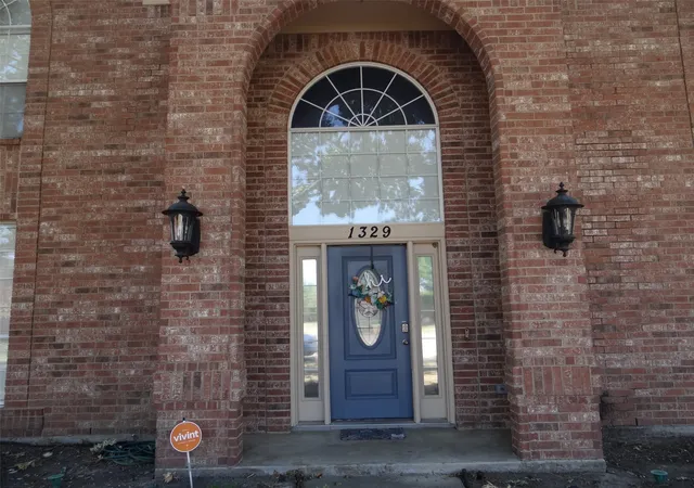 Photo 3 of Single family home for sale at 1329 Woodthorpe Dr, Mesquite, TX 75181 | MLS# 21382606 | Listing updated on 2026-09-11