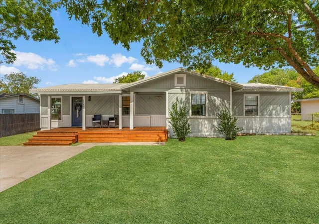Photo 1 of Single family home for sale at 124 James St, Aledo, TX 76008 | MLS# 21382700 | Listing updated on 2026-09-11