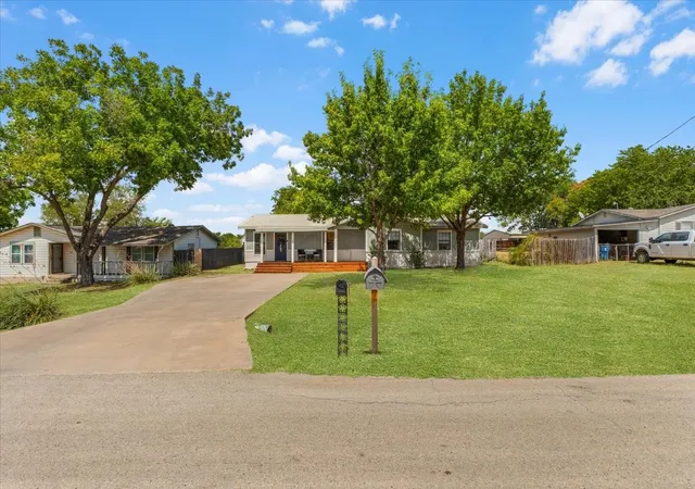 Photo 2 of Single family home for sale at 124 James St, Aledo, TX 76008 | MLS# 21382700 | Listing updated on 2026-09-11