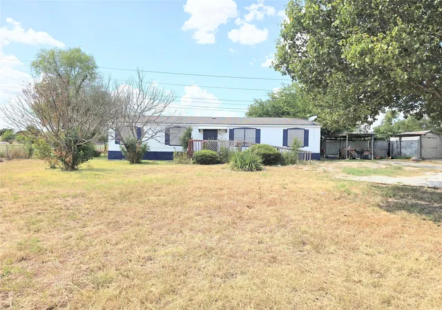 Photo 2 of Manufactured home for sale at 8317 Birdsong Ct, Joshua, TX 76058 | MLS# 21382602 | Listing updated on 2026-09-11