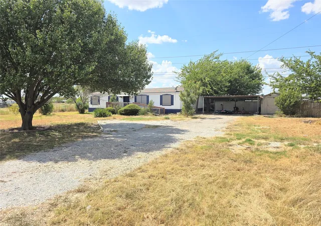 Photo 3 of Manufactured home for sale at 8317 Birdsong Ct, Joshua, TX 76058 | MLS# 21382602 | Listing updated on 2026-09-11