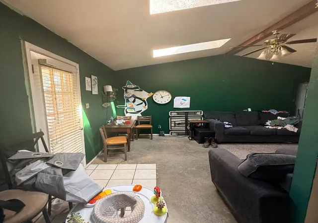 Photo 2 of Single family home for sale at 807 Mack Dr, Denton, TX 76209 | MLS# 21380834 | Listing updated on 2026-10-28