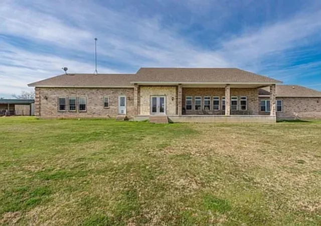 Photo 1 of Single family home for sale at 231 Sanchez Crk Dr, Weatherford, TX 76088 | MLS# 21382413 | Listing updated on 2026-09-11