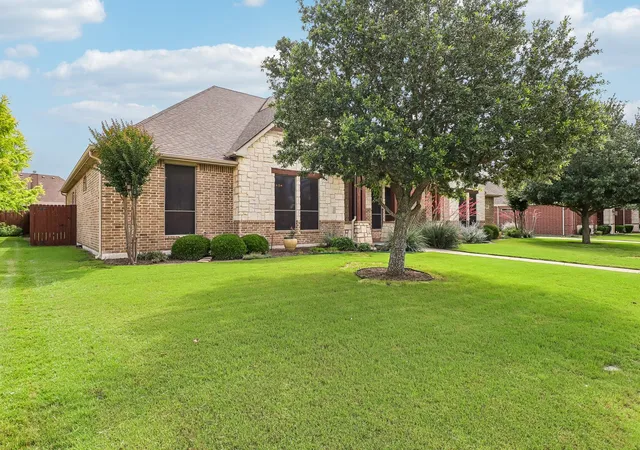 Photo 3 of Single family home for sale at 7209 Hl Country Ct, Midlothian, TX 76065 | MLS# 21382740 | Listing updated on 2026-09-13