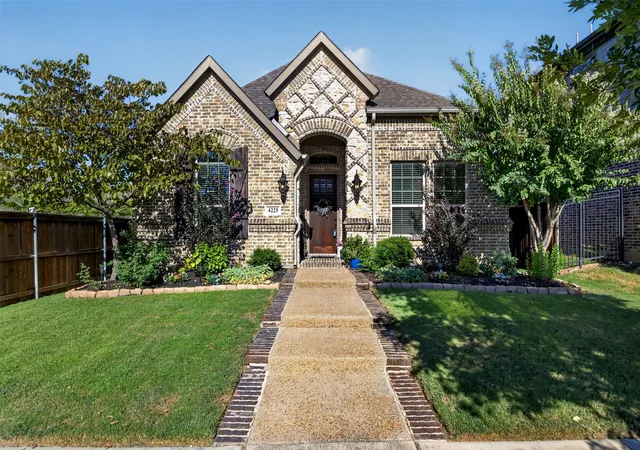 Photo 2 of Single family home for sale at 4225 Whispering Willow Way, Arlington, TX 76005 | MLS# 21375372 | Listing updated on 2026-10-03