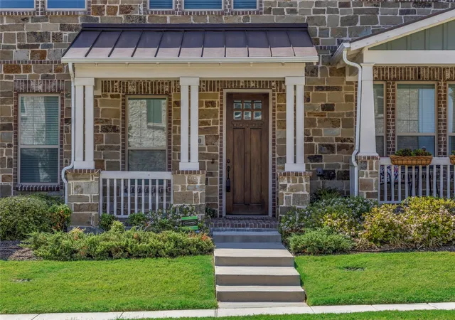 Photo 1 of Townhouse for sale at 2610 Settlers Pl, Garland, TX 75042 | MLS# 21380190 | Listing updated on 2026-09-10