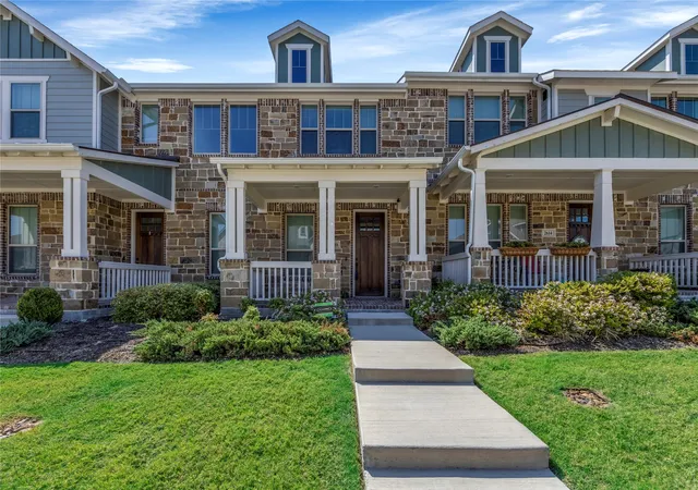 Photo 30 of Townhouse for sale at 2610 Settlers Pl, Garland, TX 75042 | MLS# 21380190 | Listing updated on 2026-09-10