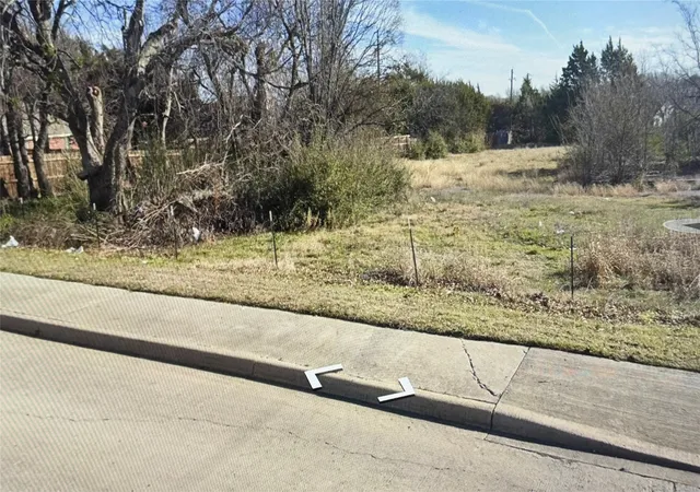 Photo 2 of Land for sale at 208 N Joe Wilson Rd, Cedar Hill, TX 75104 | MLS# 21379256 | Listing updated on 2026-09-18