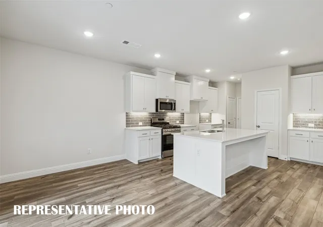 Photo 4 of Townhouse for sale at 3706 Pierce Ln, Grand Prairie, TX 75052 | MLS# 21382406 | Listing updated on 2026-09-10