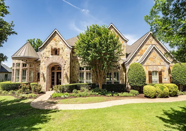Photo 3 of Mansion for sale at 2301 Bella Lago Dr, Flower Mound, TX 75022 | MLS# 21382796 | Listing updated on 2026-09-10