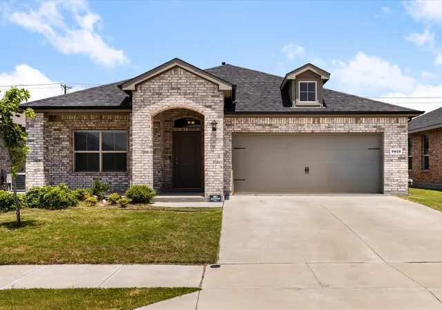 Photo 1 of Single family home for sale at 9620 Hickory Knob Dr, Fort Worth, TX 76108 | MLS# 21382797 | Listing updated on 2026-09-10