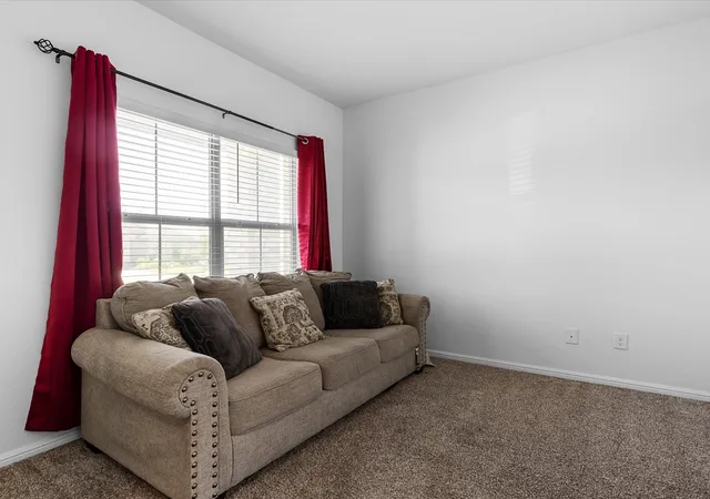 Photo 4 of Single family home for sale at 9620 Hickory Knob Dr, Fort Worth, TX 76108 | MLS# 21382797 | Listing updated on 2026-09-10