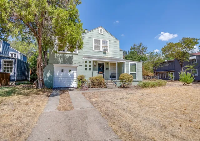 Photo 3 of Single family home for sale at 4314 Lovell Ave, Fort Worth, TX 76107 | MLS# 21381536 | Listing updated on 2026-09-10