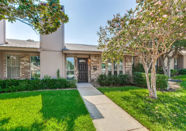 Townhouse for sale at 10732 Pagewood Dr #48, Dallas, TX 75230 | MLS# 21379449