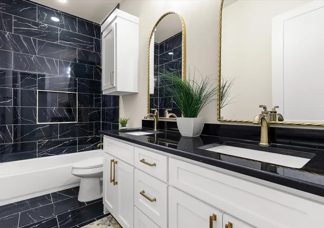 Photo 3 of Single family home for sale at 2127 Amanda Ave, Fort Worth, TX 76105 | MLS# 21382799 | Listing updated on 2026-09-10
