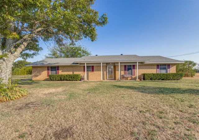 Photo 1 of Single family home for sale at 5105 Rolling Hills Dr, Sherman, TX 75092 | MLS# 21370113 | Listing updated on 2026-09-13