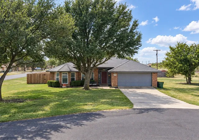 Photo 1 of Sale Pending at 100 Meadow Ridge Dr, Venus, TX 76084 | MLS# 21374639 | Listing updated on 2026-09-27