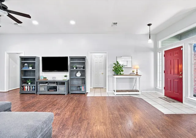 Photo 3 of Sale Pending at 100 Meadow Ridge Dr, Venus, TX 76084 | MLS# 21374639 | Listing updated on 2026-09-27