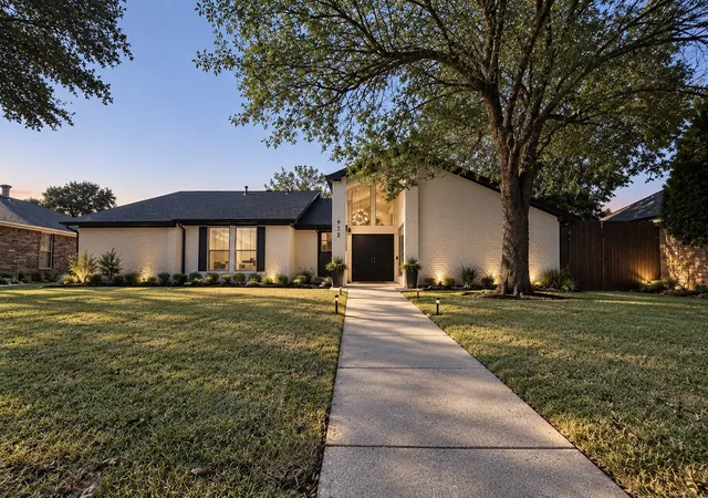 Photo 2 of Single family home for sale at 922 Thoreau Ln, Allen, TX 75002 | MLS# 21382756 | Listing updated on 2026-09-12