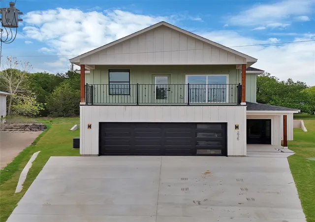 Photo 2 of Single family home for sale at 2925 River Ridge Ct, Granbury, TX 76048 | MLS# 21381947 | Listing updated on 2026-09-10